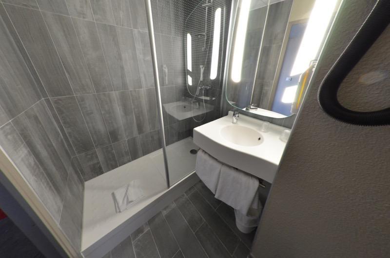 ホテル Ibis Paris Le Bourget ラ・クールヌーヴ エクステリア 写真
