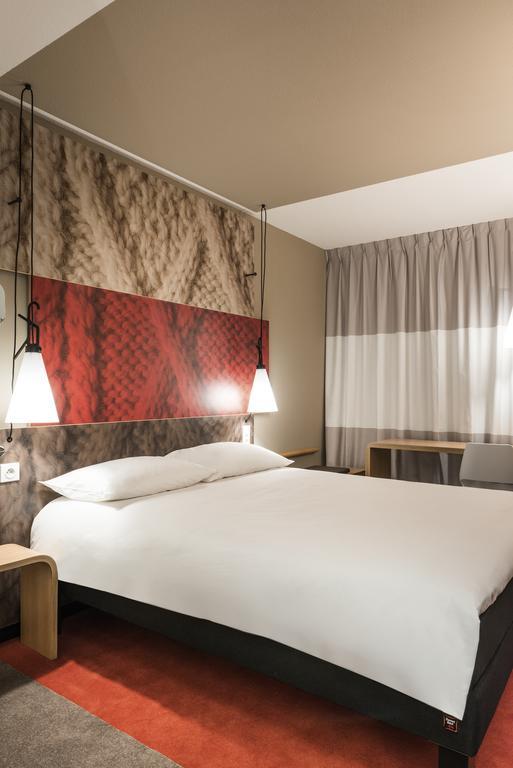 ホテル Ibis Paris Le Bourget ラ・クールヌーヴ エクステリア 写真