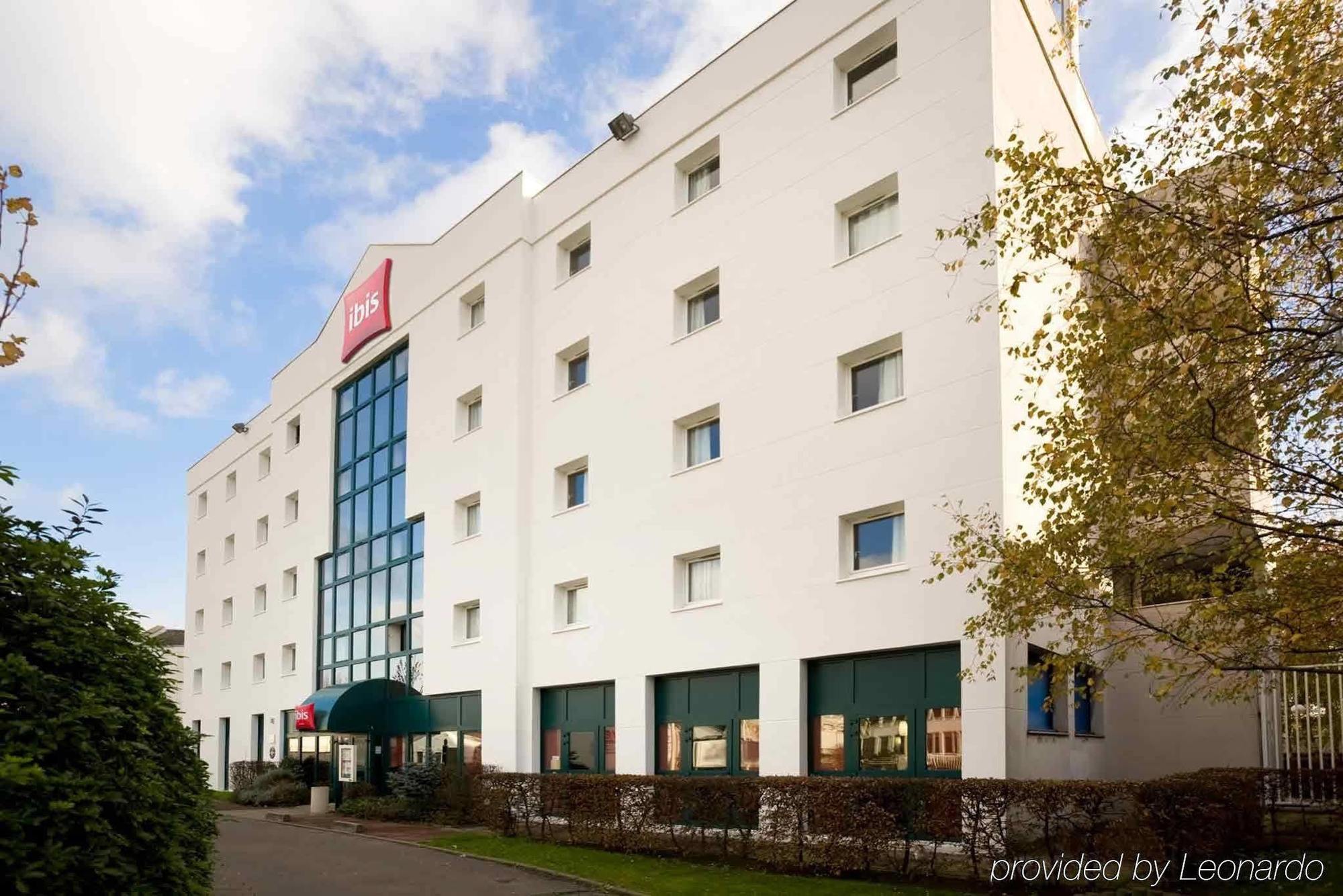 ホテル Ibis Paris Le Bourget ラ・クールヌーヴ エクステリア 写真