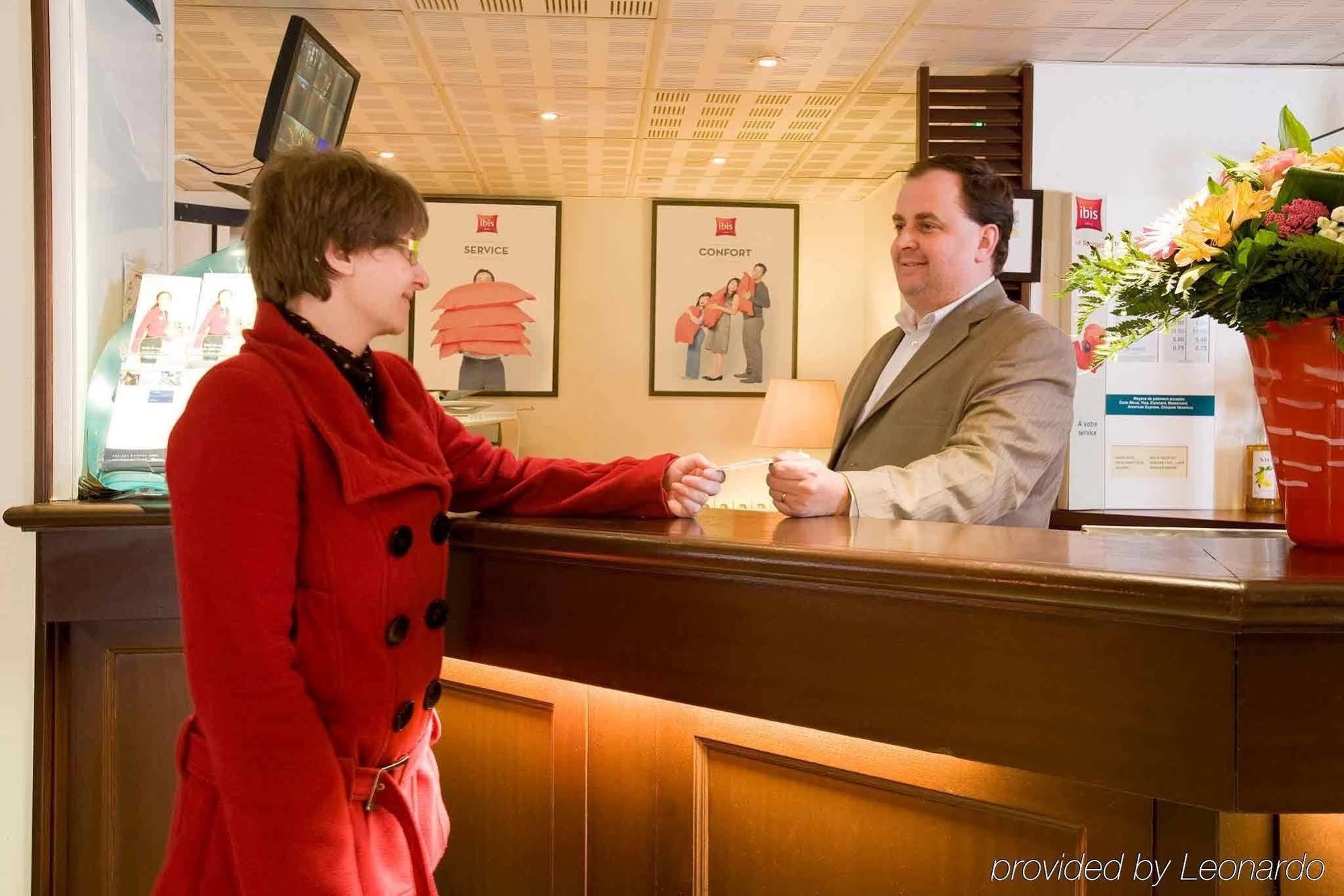 ホテル Ibis Paris Le Bourget ラ・クールヌーヴ エクステリア 写真